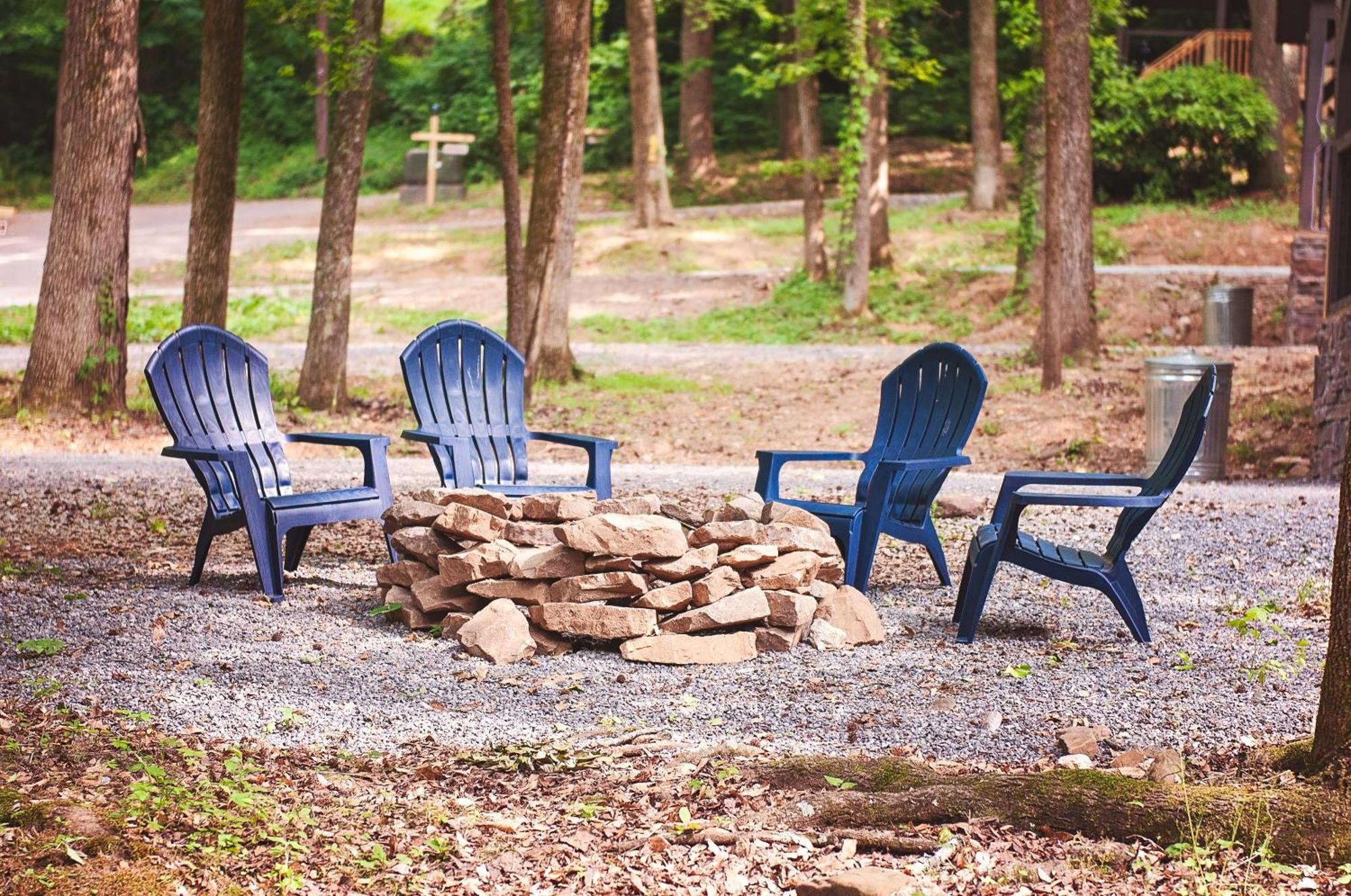 Lena Cabin Wooded Tiny Cabin - Hot Tub チャタヌーガ エクステリア 写真