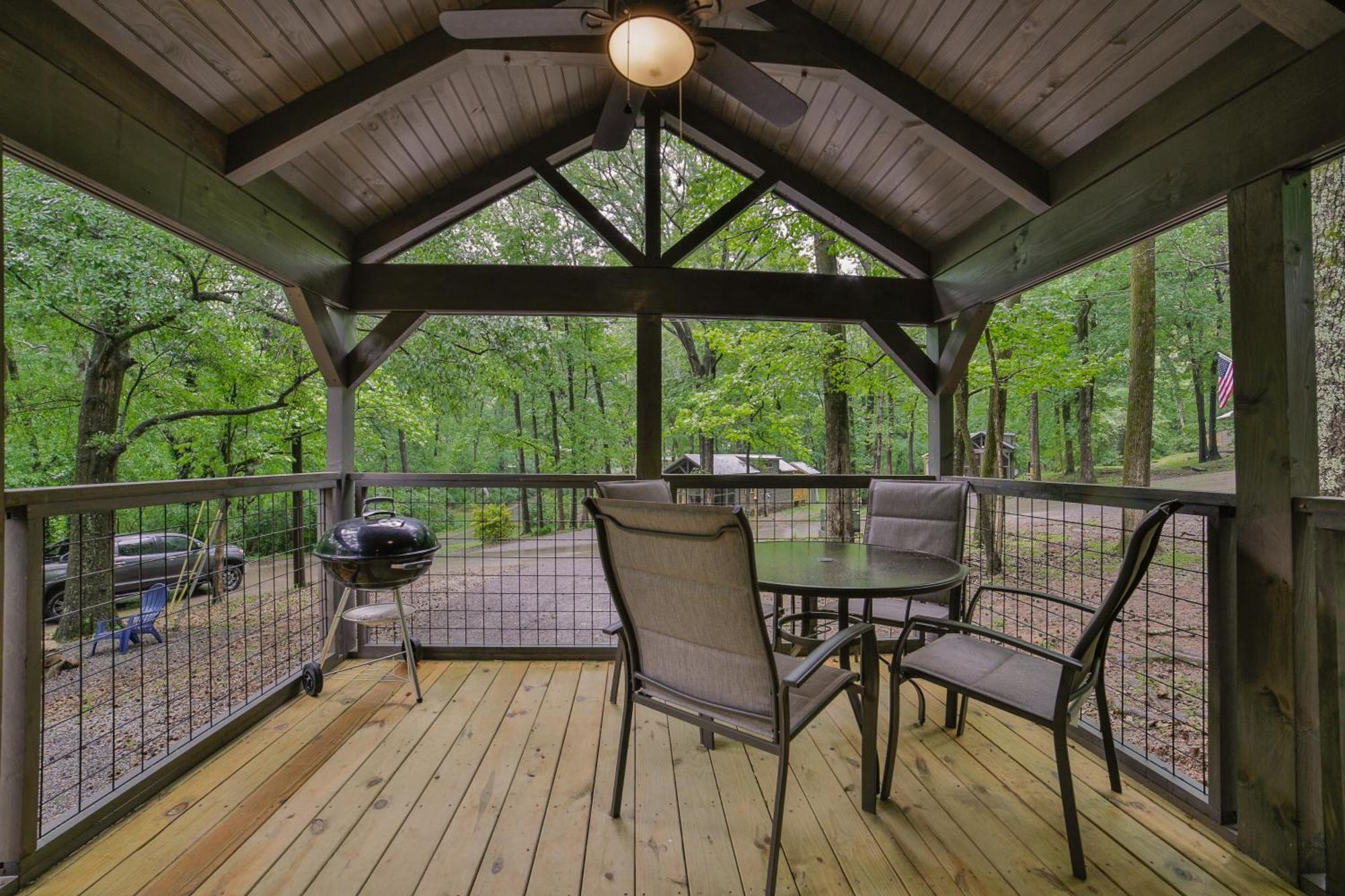Lena Cabin Wooded Tiny Cabin - Hot Tub チャタヌーガ エクステリア 写真