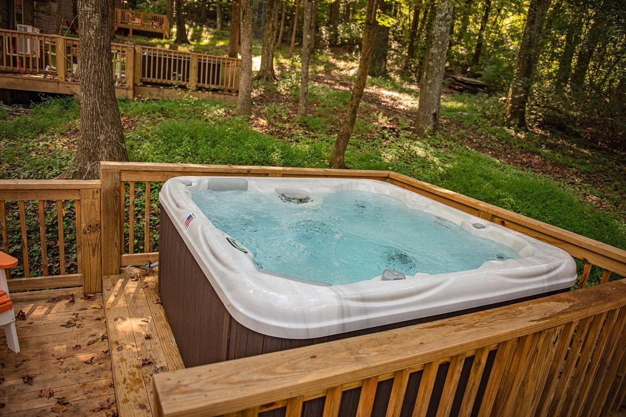 Lena Cabin Wooded Tiny Cabin - Hot Tub チャタヌーガ エクステリア 写真