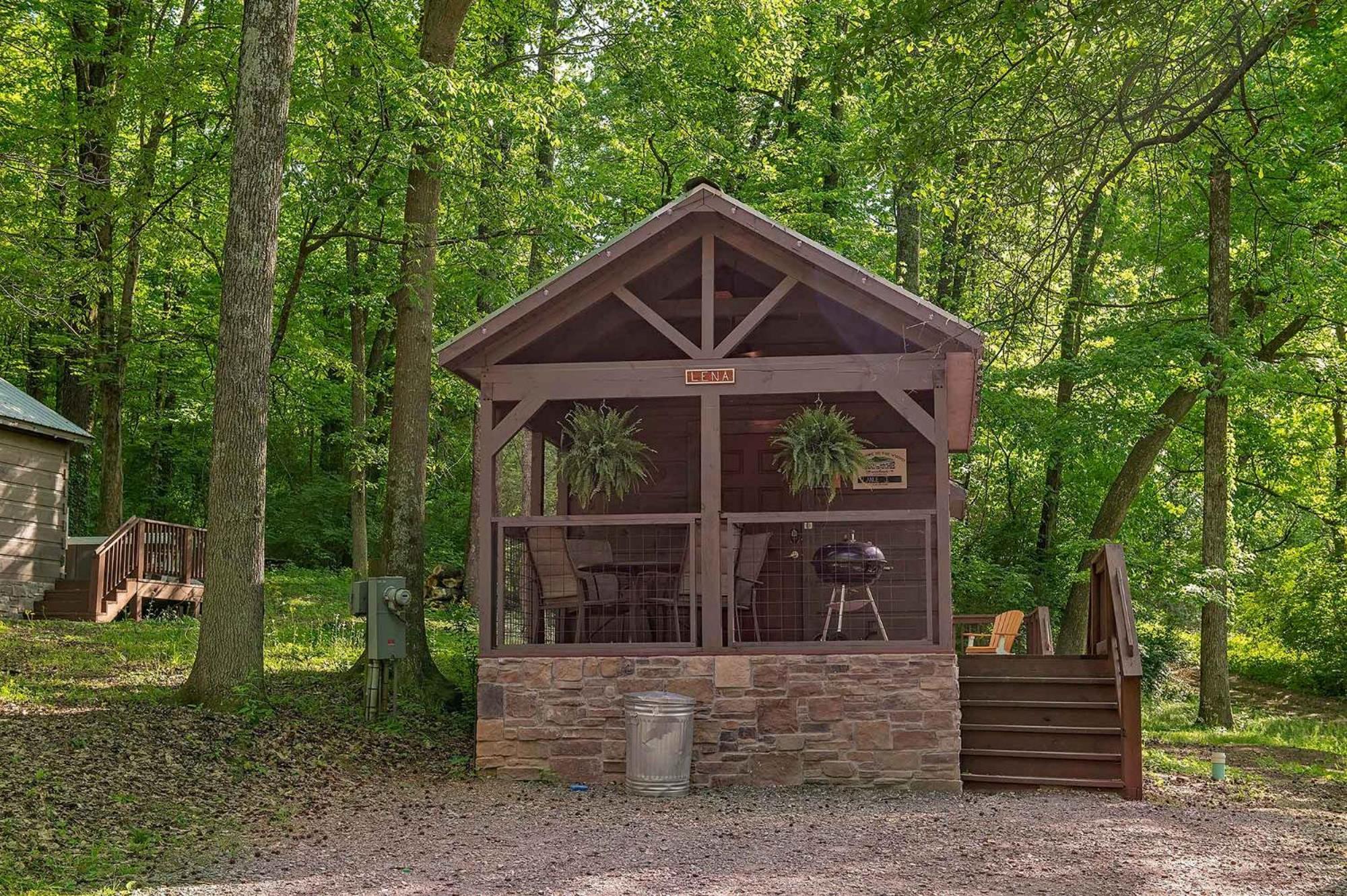 Lena Cabin Wooded Tiny Cabin - Hot Tub チャタヌーガ エクステリア 写真
